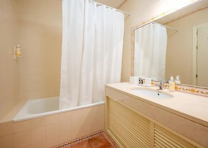 Aroeira Garden By Homing * Aroeira (Setubal)